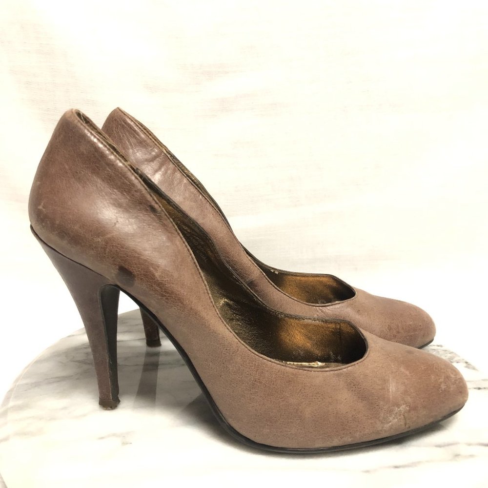 NaNa distressed leather pumps, heels, womens size 8.5